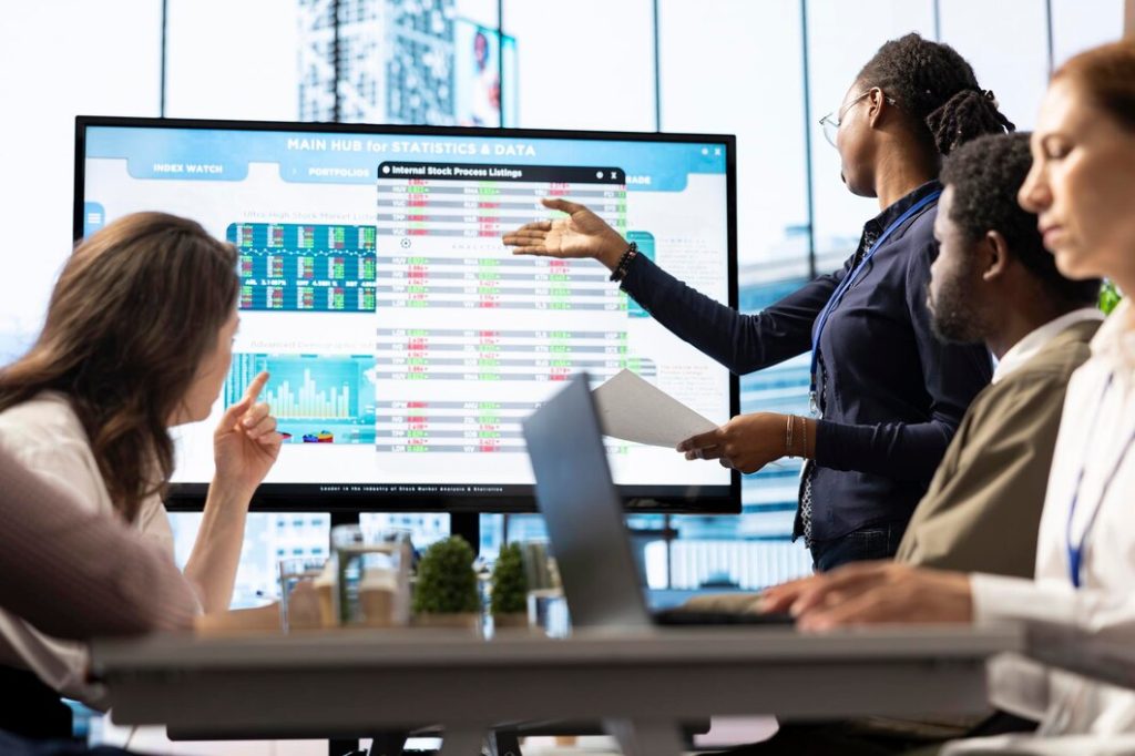 How ERP Software in Dubai Optimizes Manufacturing and Supply Chains