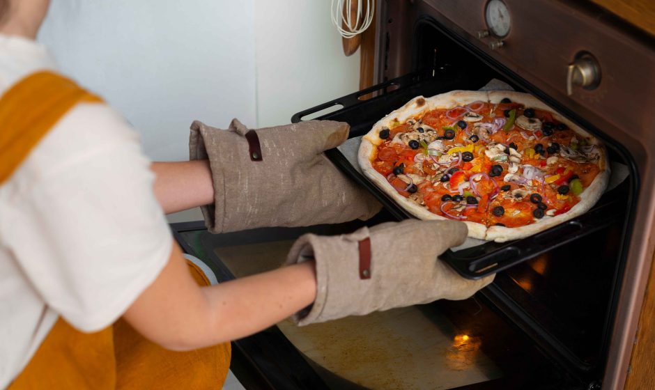 How To Clean An Electric Pizza Pan After Every Use