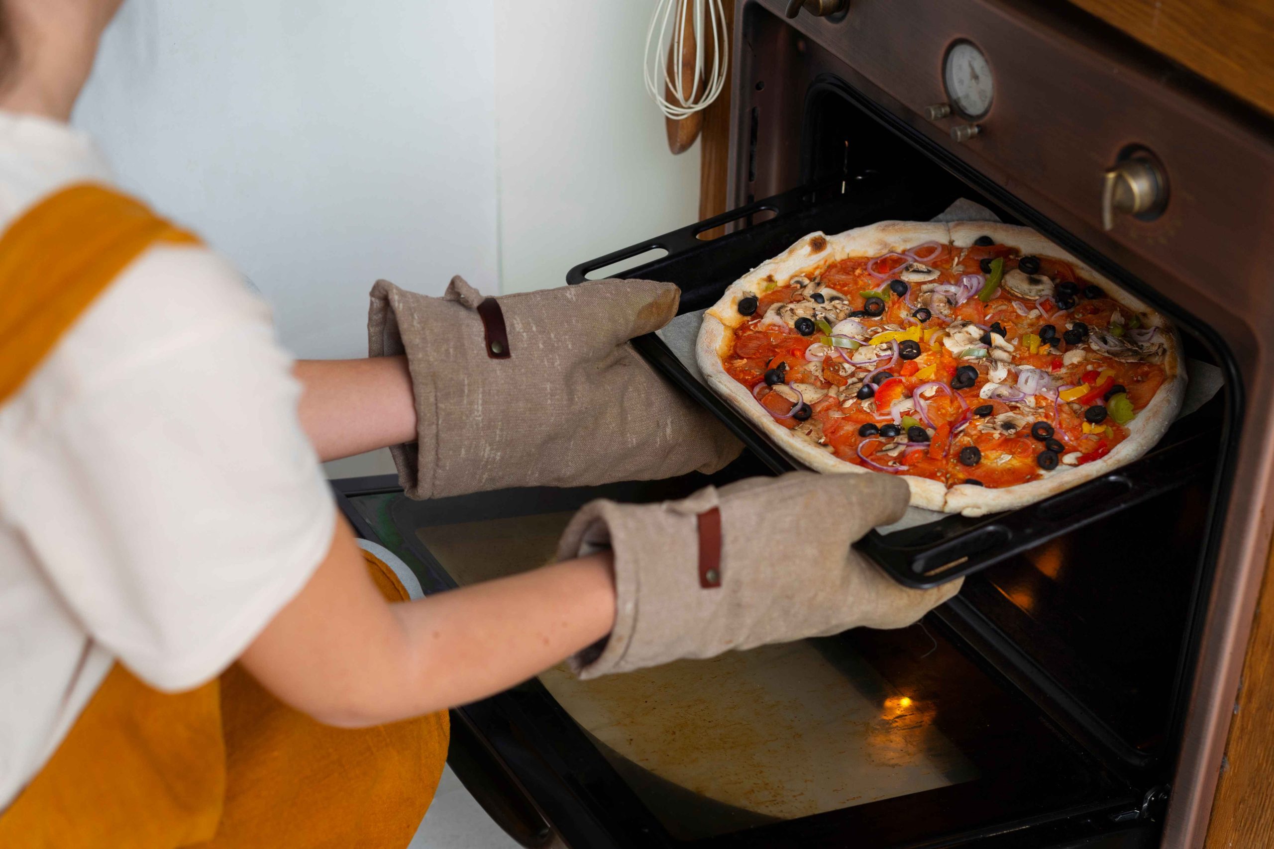 How To Clean An Electric Pizza Pan After Every Use